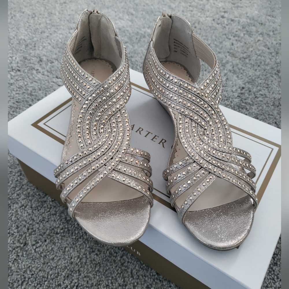 Woman's size 5 wedge dress shoes